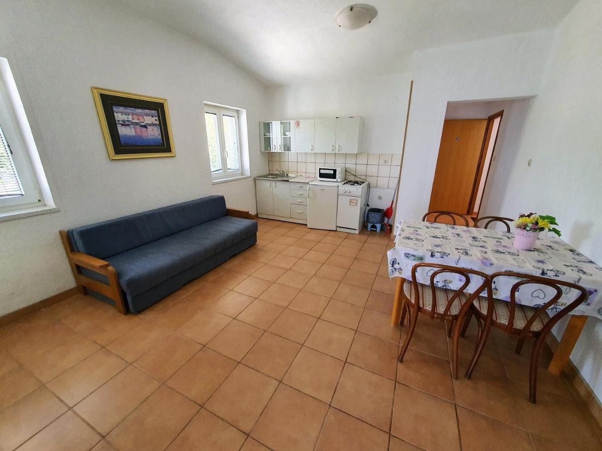 Apartments - Buffet 2B Свети Юрай Екстериор снимка