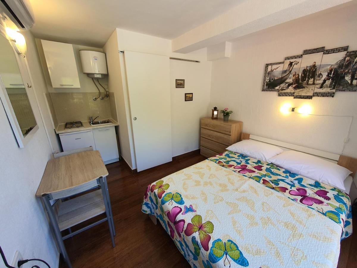 Apartments - Buffet 2B Свети Юрай Екстериор снимка