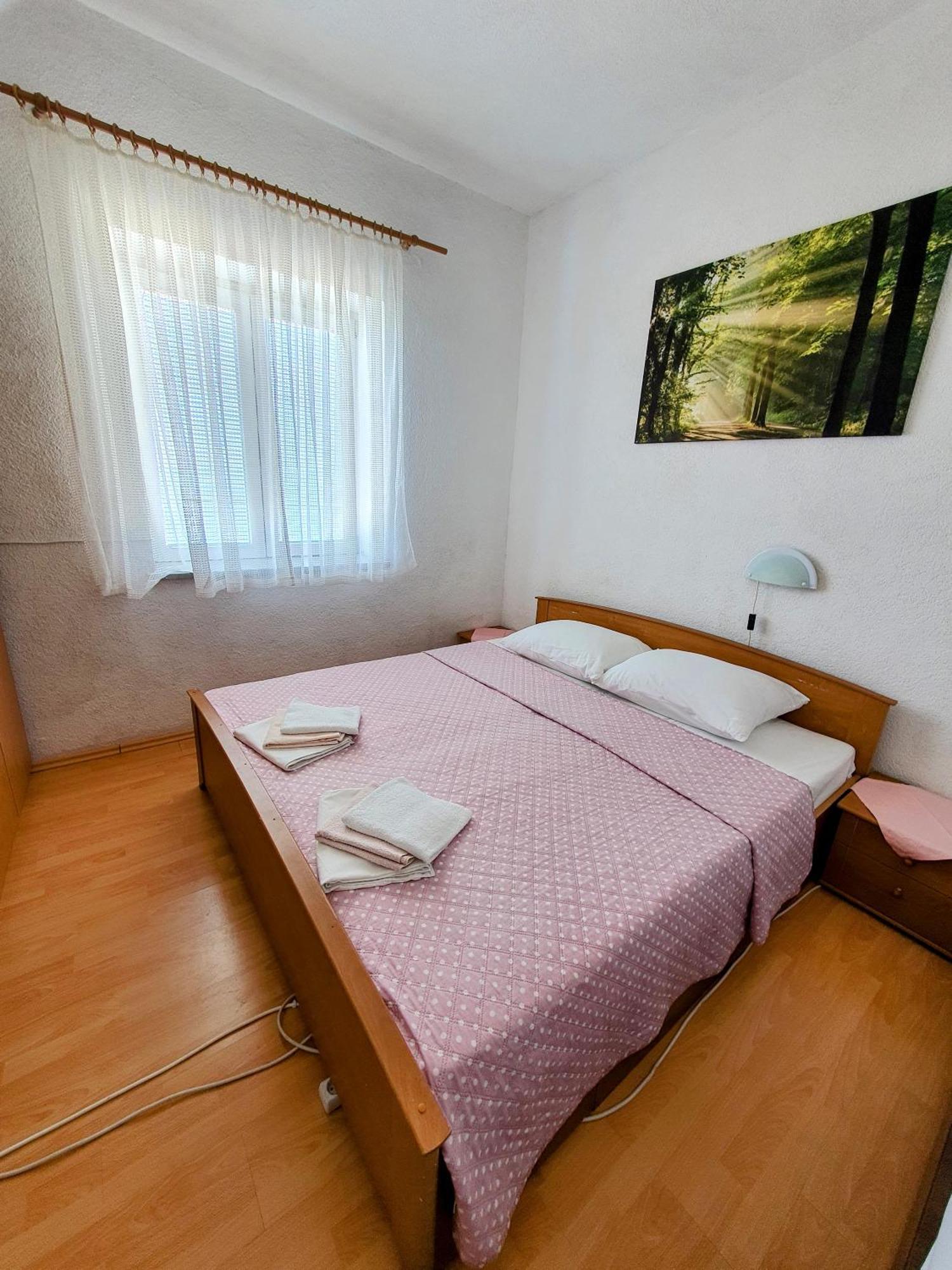 Apartments - Buffet 2B Свети Юрай Стая снимка