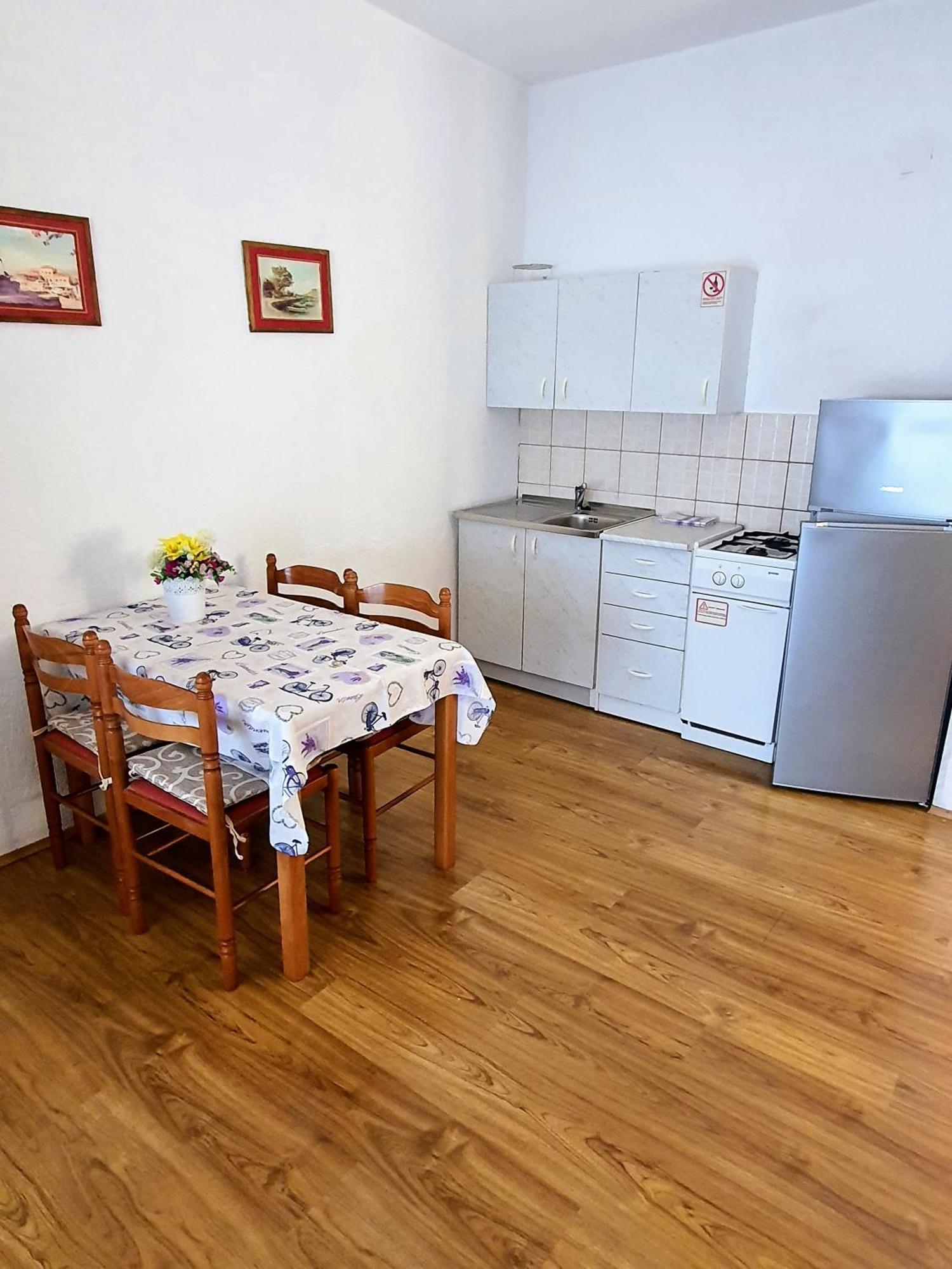Apartments - Buffet 2B Свети Юрай Стая снимка